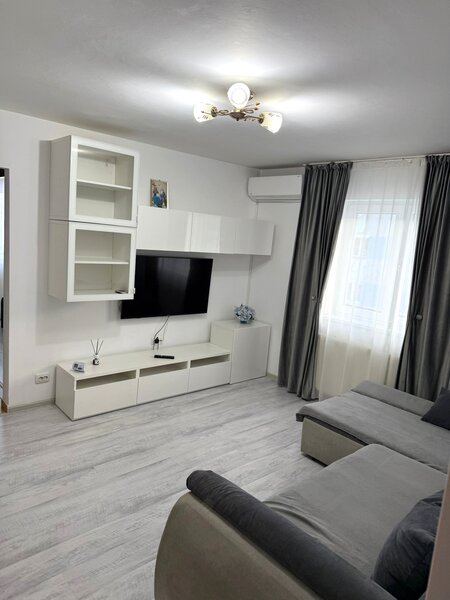 Salaj, Rahova, apartament 3 camere, 2400 Lei.